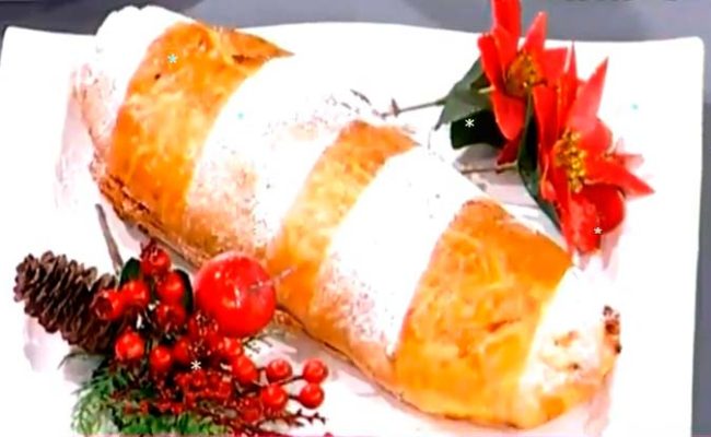 Χριστουγεννιάτικο στρούντελ με μήλο και πετιμέζι